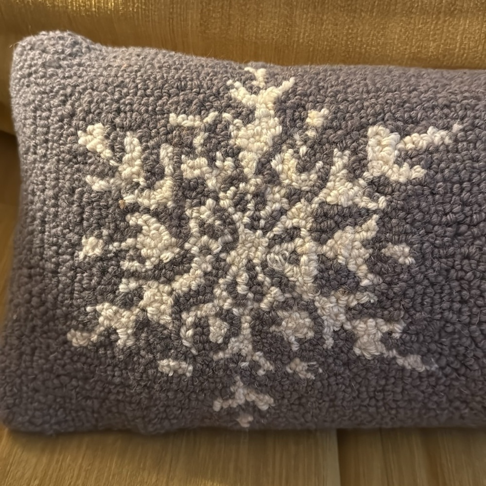 Snowflake Pillow - Picture 5 of 8